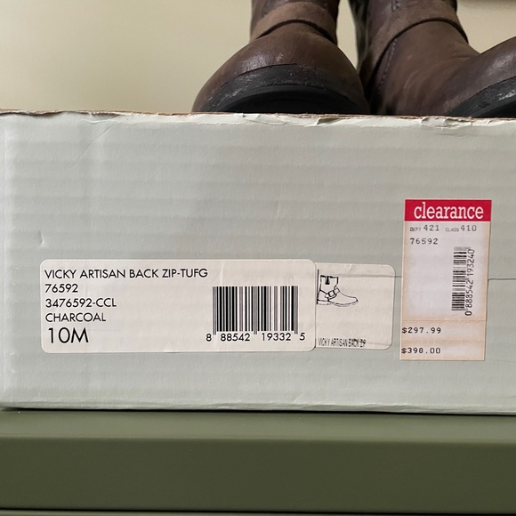 Frye Women's Vicky Artisan Back-Zip Boot - Picture 10 of 10